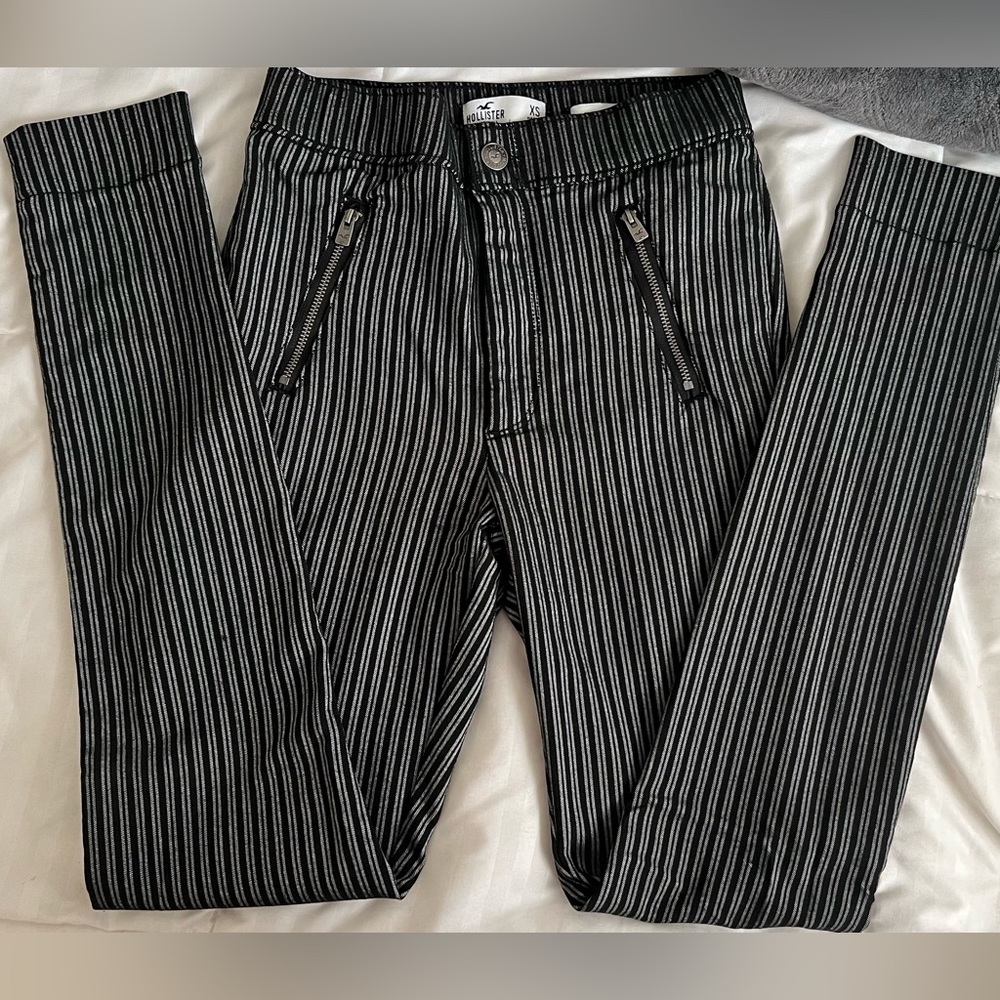 Hollister Ultra High Rise Black Skinny Pants